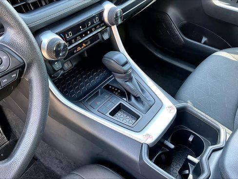 Used 2025 Toyota RAV4 XLE image 17