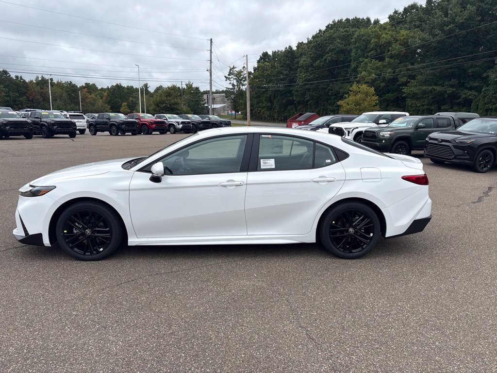 Used 2026 Toyota Camry SE FWD image 3