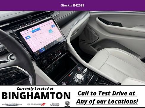 Used 2023 Jeep Grand Cherokee Overland image 17