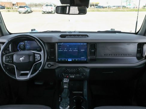 Used 2022 Ford Bronco Wildtrak image 15