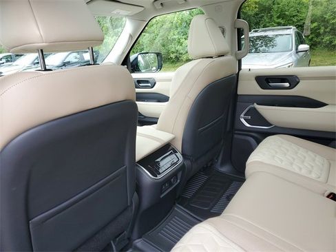 New 2025 Nissan Armada Platinum Reserve image 24