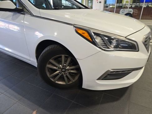 Used 2015 Hyundai Sonata SE image 6