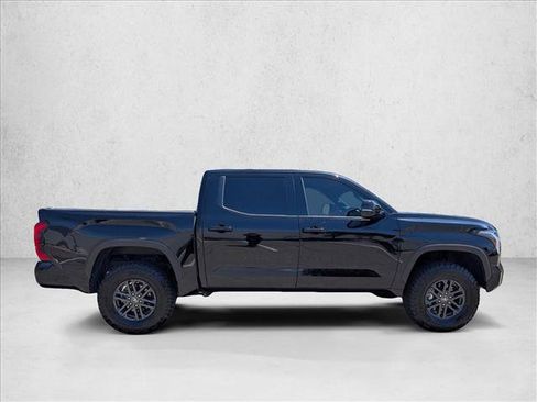 Used 2025 Toyota Tundra SR5 w/ SR5 Convenience Package AWD/4WD image 4