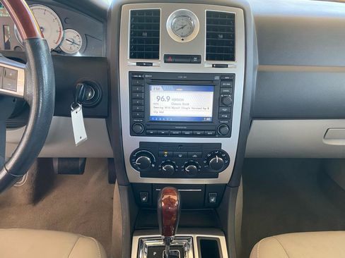 Used 2007 Chrysler 300 C RWD image 13