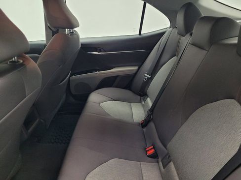 Used 2018 Toyota Camry FWD image 18
