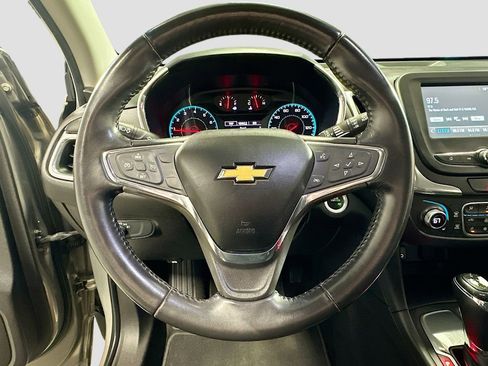 Used 2018 Chevrolet Equinox LT image 12