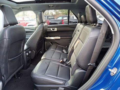 Used 2021 Ford Explorer XLT w/ Equipment Group 202A image 20