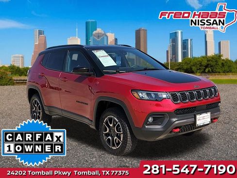 Used 2025 Jeep Compass Trailhawk image 1