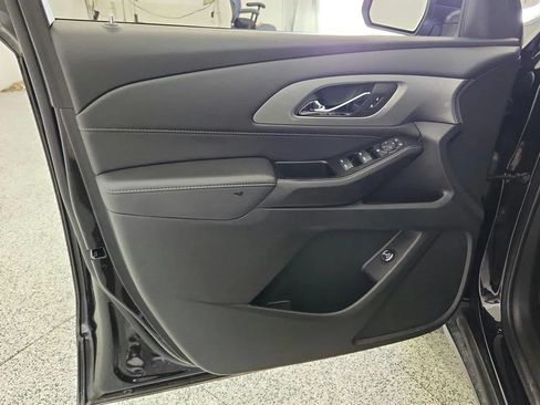 Used 2023 Chevrolet Traverse LT FWD image 31
