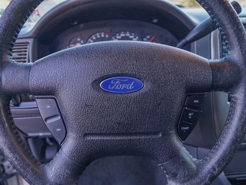 Used 2005 Ford Explorer Sport XLT image 22