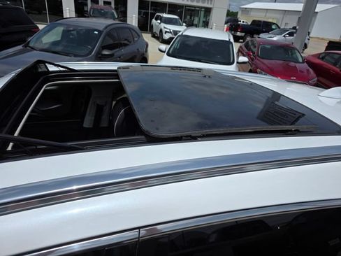 Used 2022 Genesis GV80 2.5T w/ Prestige Package 04 AWD/4WD image 29