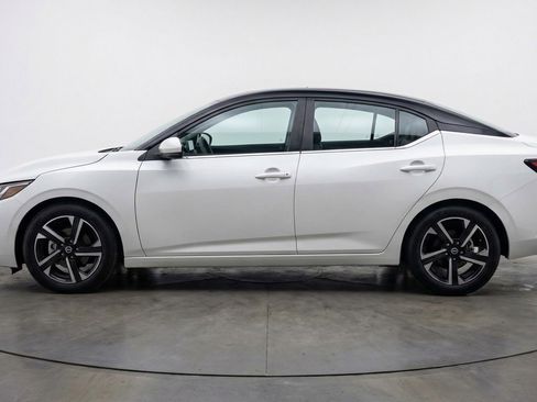 Used 2025 Nissan Sentra SV FWD image 5