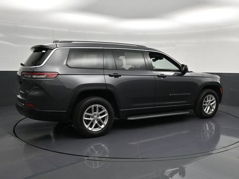 Used 2024 Jeep Grand Cherokee L Laredo RWD image 3