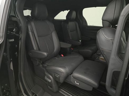 Used 2025 Toyota Sienna Platinum image 43