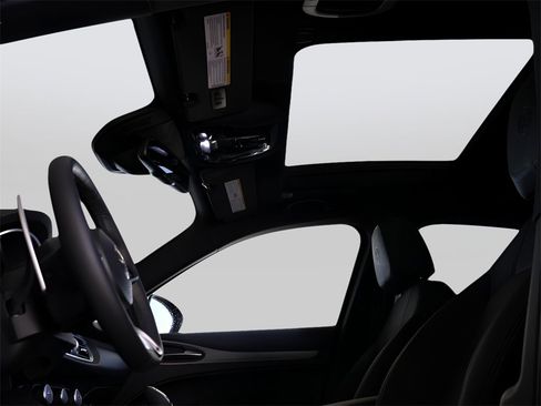 New 2025 Alfa Romeo Stelvio Sprint image 38