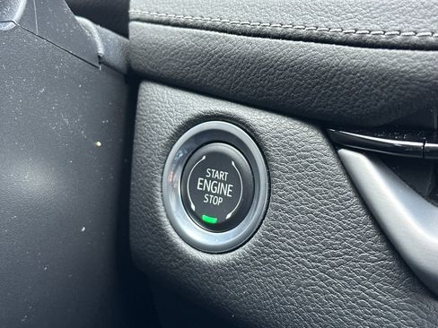 Used 2024 Cadillac XT4 Premium Luxury image 31