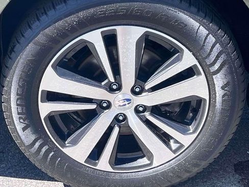 Used 2019 Subaru Outback 3.6R Limited w/ Popular Package #2 AWD/4WD image 8