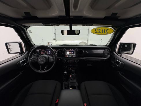 Used 2022 Jeep Wrangler Unlimited Sport AWD/4WD image 3