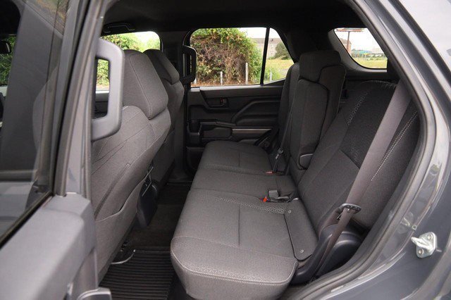Used 2025 Toyota 4Runner SR5 AWD/4WD image 9