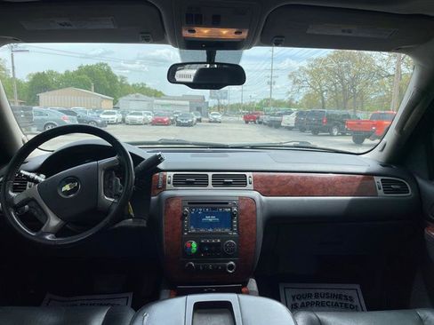 Used 2011 Chevrolet Suburban LTZ AWD/4WD image 9