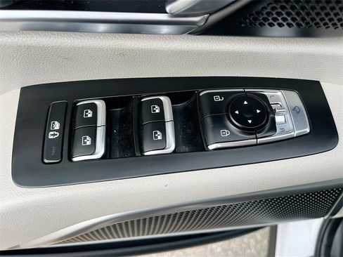 Used 2023 Kia Telluride EX w/ EX Captain's Chair Package image 18