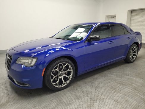 Used 2018 Chrysler 300 Touring w/ Sport Appearance Package image 2
