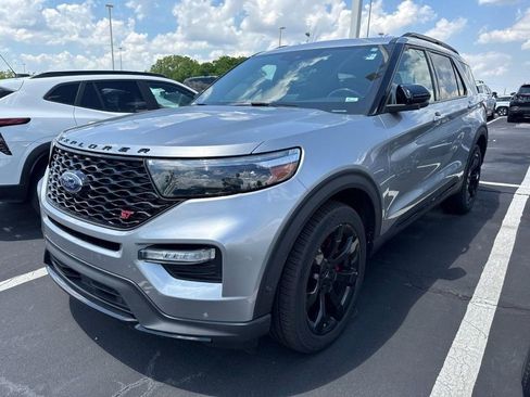 Used 2020 Ford Explorer ST w/ ST Street Pack AWD/4WD image 3
