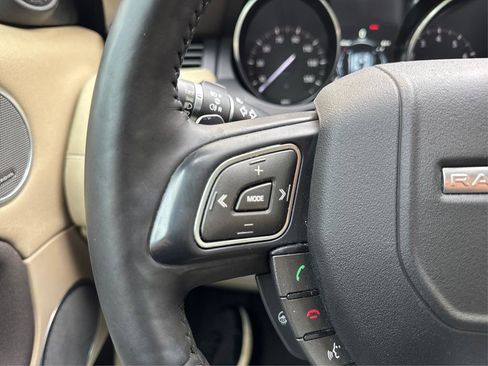 Used 2016 Land Rover Range Rover Evoque SE image 51