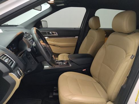 Used 2016 Ford Explorer Limited image 17