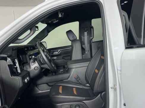 Used 2025 GMC Sierra 1500 AT4 image 18