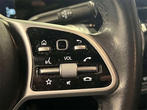 Certified 2021 Mercedes-Benz GLB 250 4MATIC image 21