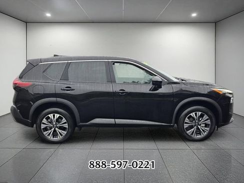 Used 2022 Nissan Rogue SV FWD image 6