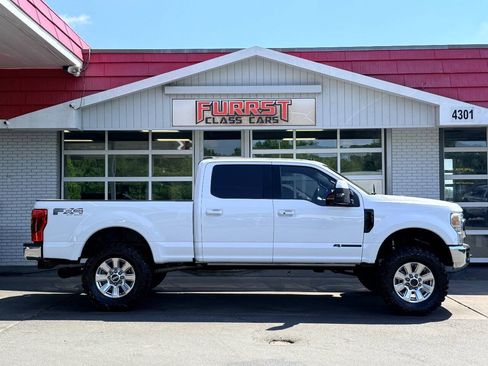 Used 2022 Ford F250 Lariat w/ Lariat Ultimate Package AWD/4WD image 2