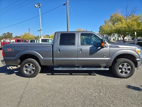 Used 2011 Ford F250 Lariat w/ Lariat Interior Pkg image 6