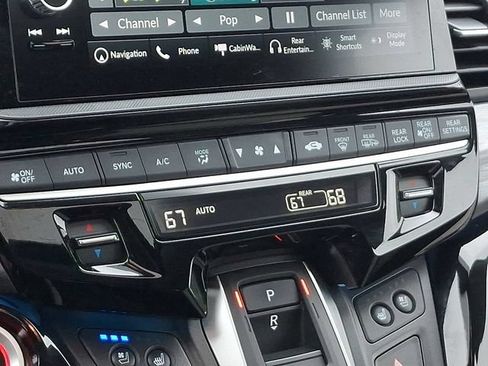Used 2025 Honda Odyssey Elite image 15