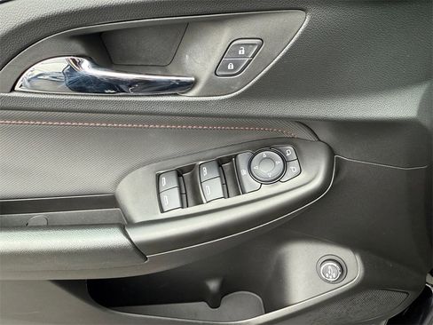 Used 2023 Chevrolet TrailBlazer RS w/ Sun and Liftgate Package image 11