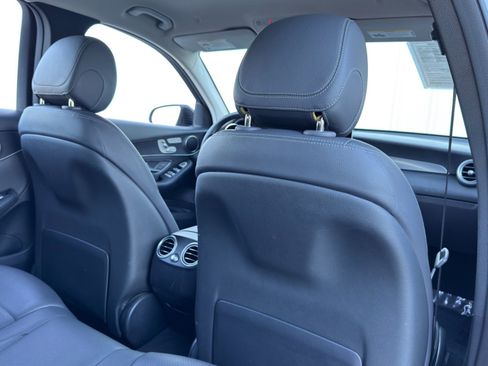 Used 2022 Mercedes-Benz GLC 300 image 34