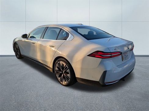 Certified 2024 BMW 530i xDrive 530i xDrive w/ Premium Package image 5