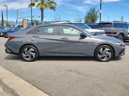 Certified 2025 Hyundai Elantra SEL FWD image 29