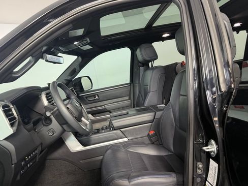 Used 2024 Toyota Sequoia Platinum AWD/4WD image 18