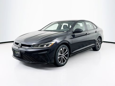 Used 2025 Volkswagen Jetta Sport FWD image 3
