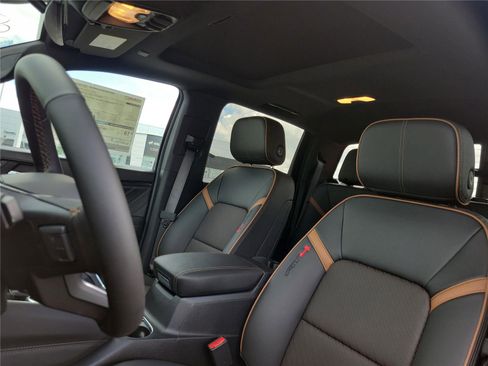 New 2026 GMC Canyon AT4 w/ Technology Plus Package AWD/4WD image 17