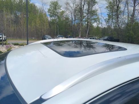 Used 2021 Honda HR-V EX image 9