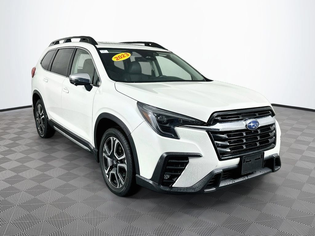 Used 2023 Subaru Ascent Limited w/ Technology Package AWD/4WD image 3