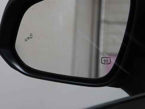 Used 2025 Toyota Highlander LE image 22