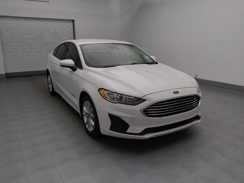 Used 2019 Ford Fusion SE FWD image 13