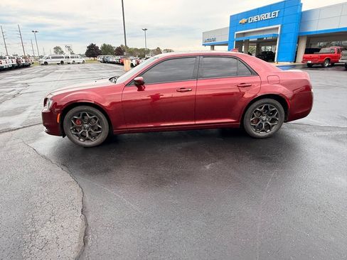 Used 2019 Chrysler 300 S AWD/4WD image 2