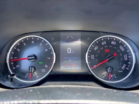 Used 2021 Toyota RAV4 XLE FWD image 25
