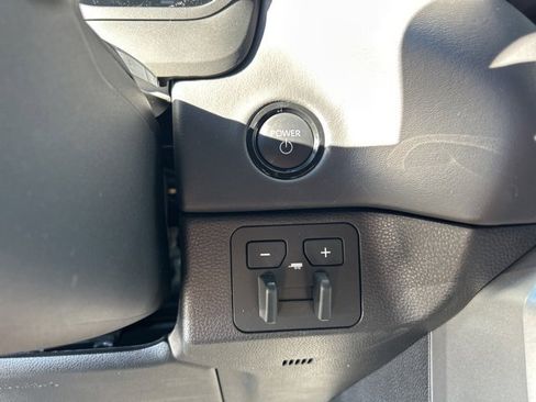 Used 2025 Toyota Sequoia Platinum image 26