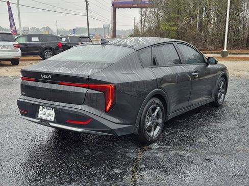 Used 2025 Kia K4 LXS image 2